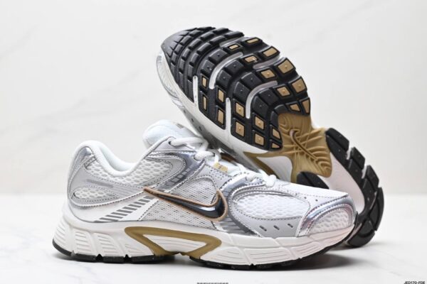 ⁦נעלי Nike⁩ – תמונה ⁦2⁩