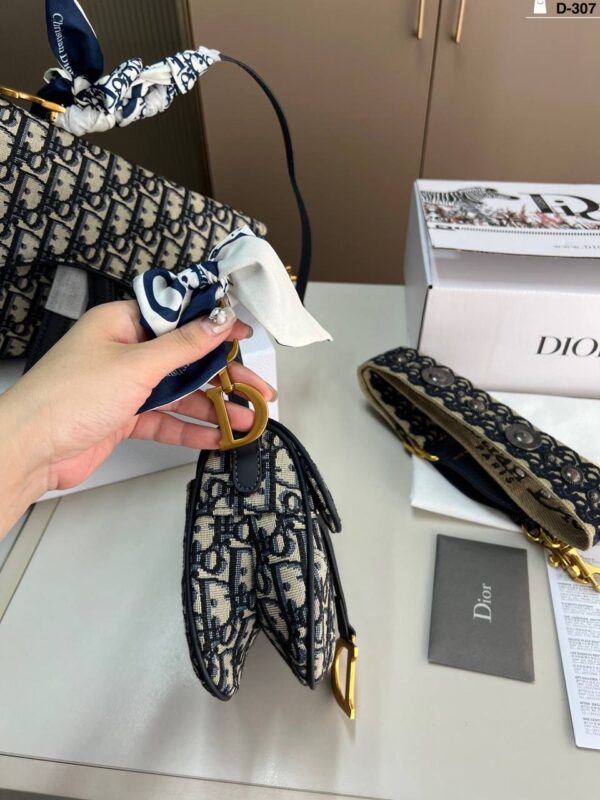 ⁦תיק Dior⁩ – תמונה ⁦5⁩
