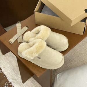 כפכפי האג | UGG