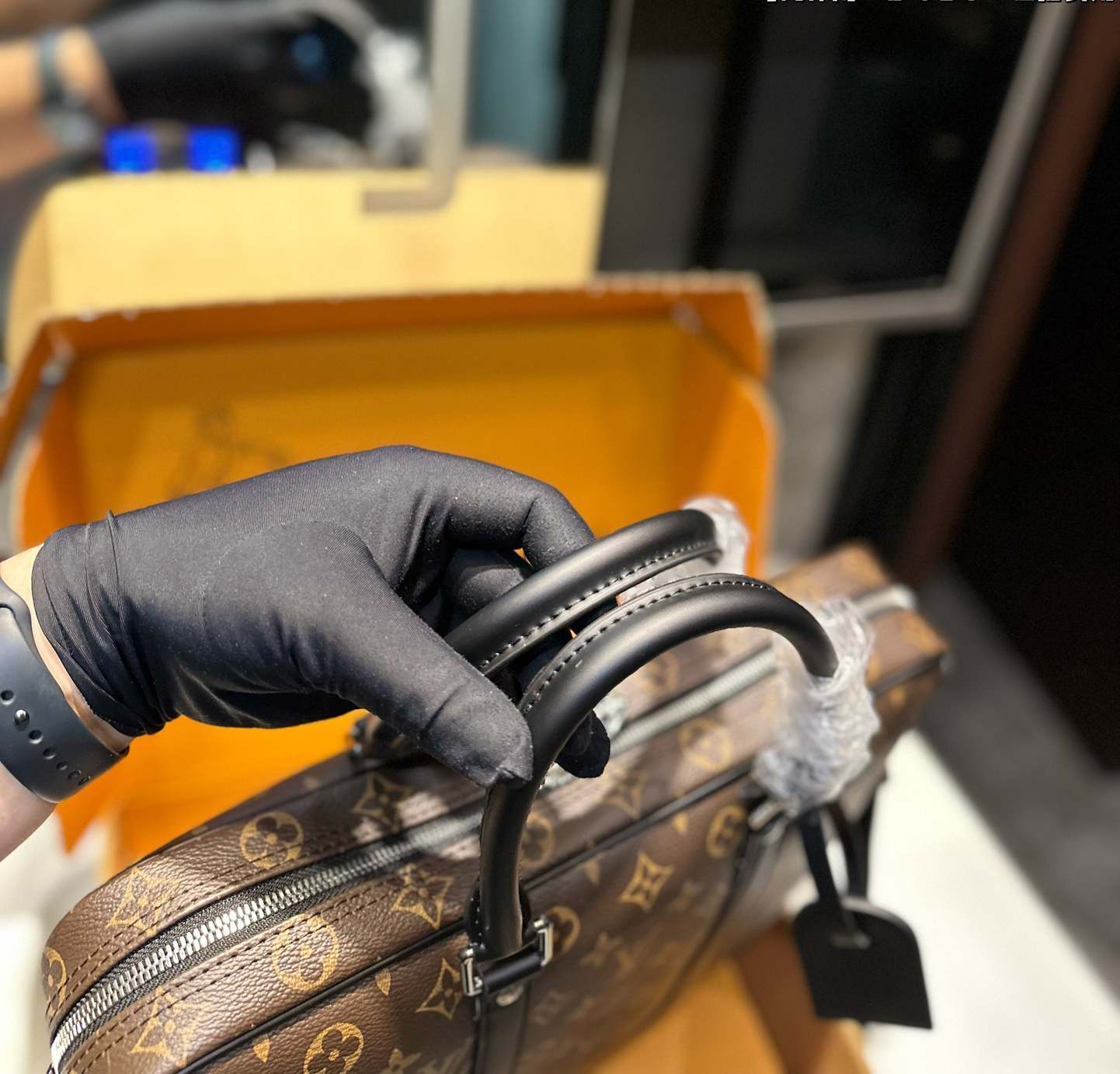 תיק מחשב לואי ויטון | LV – תמונה 12