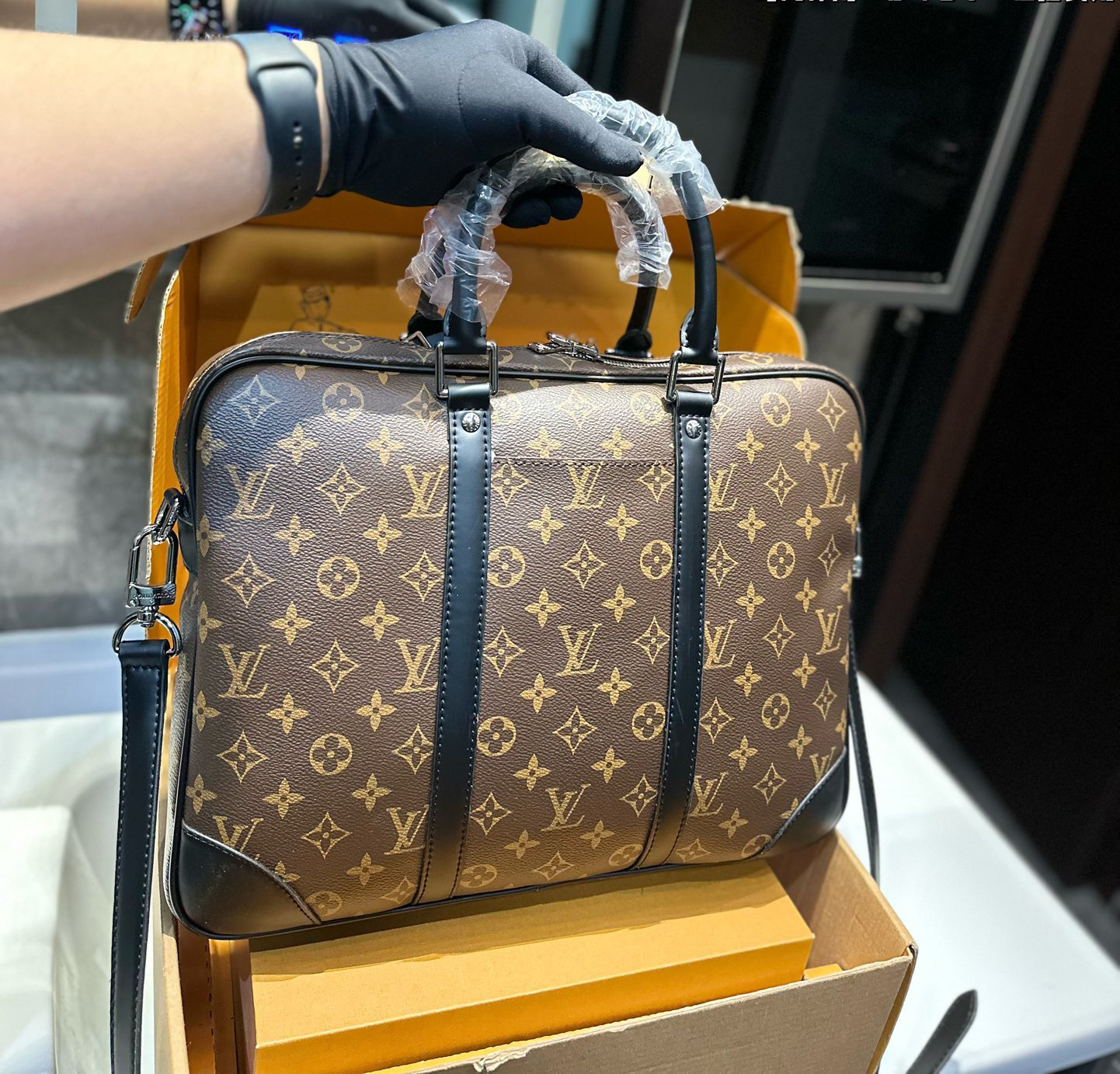 תיק מחשב לואי ויטון | LV