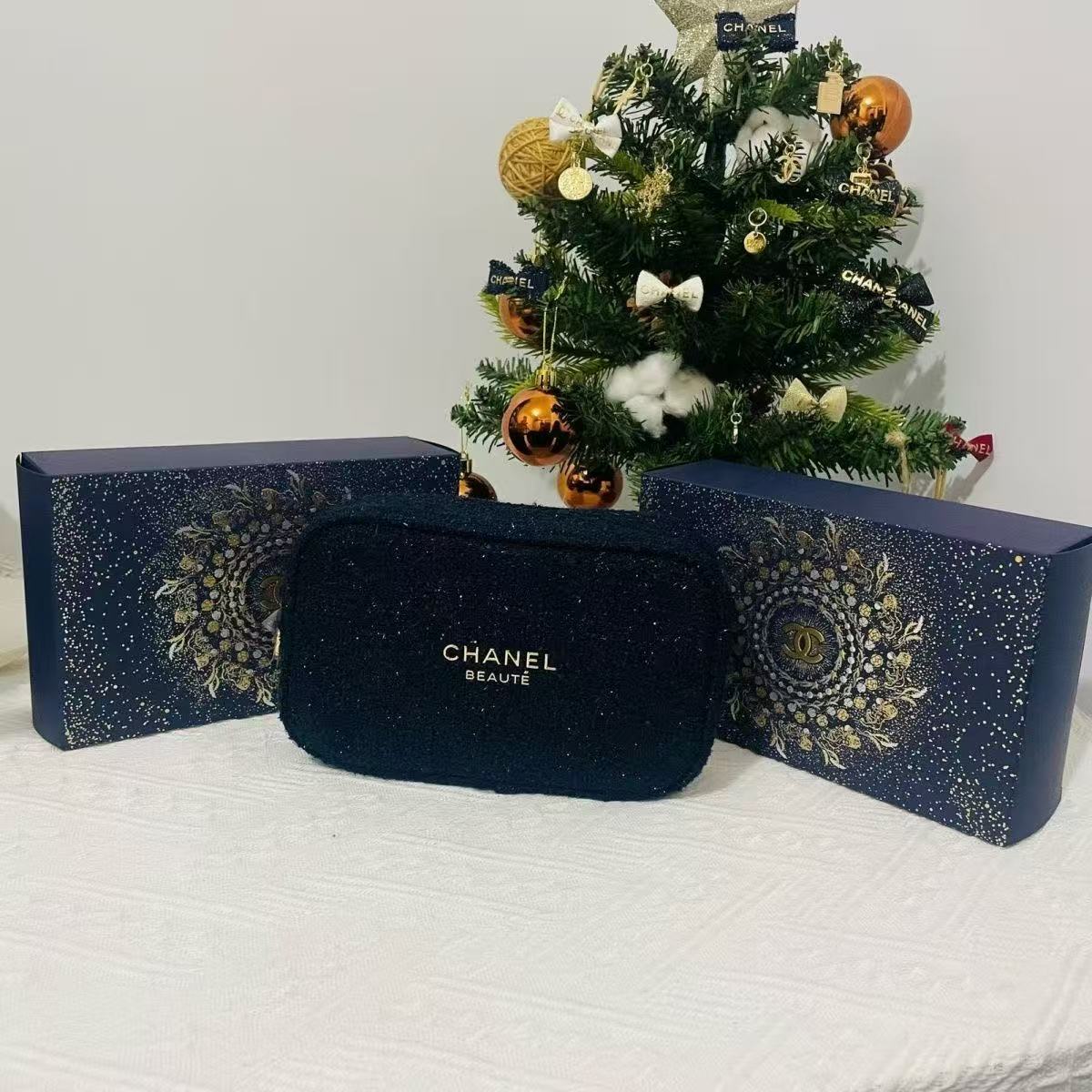 תיק איפור שאנל | Chanel – תמונה 4