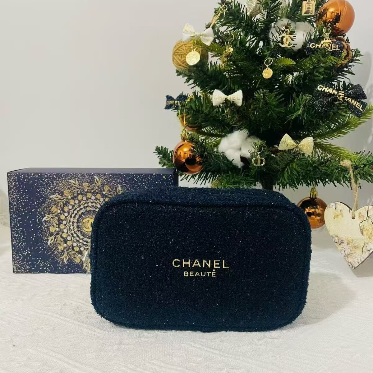 תיק איפור שאנל | Chanel – תמונה 8