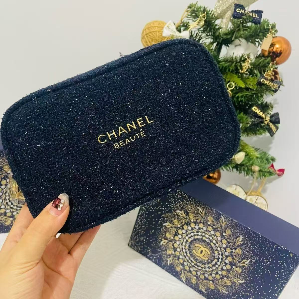 תיק איפור שאנל | Chanel