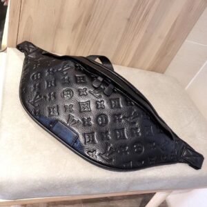 תיק פאוץ׳ לואי ויטון | LV