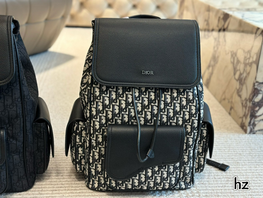 תיק דיור | Dior