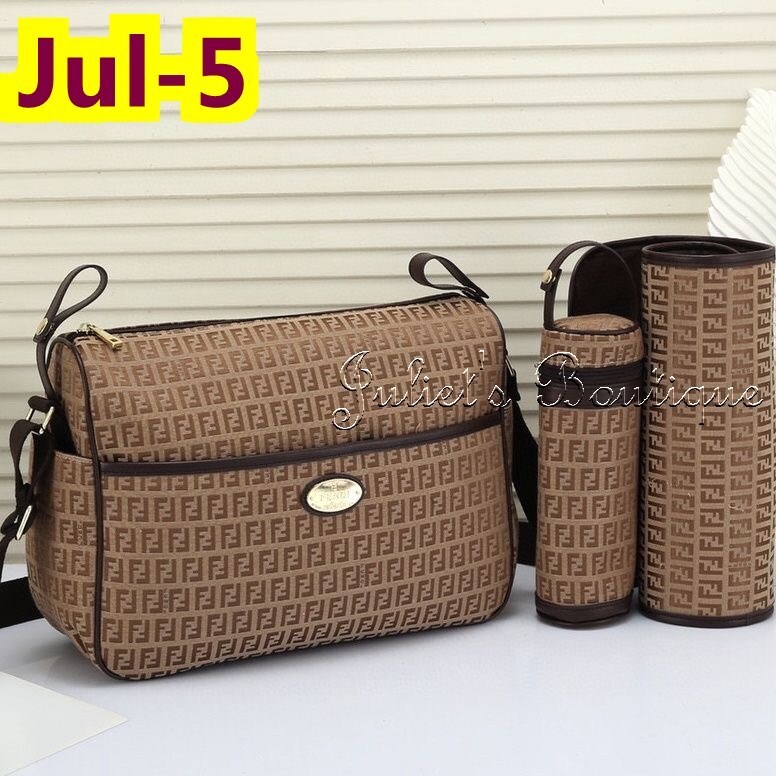 תיקי החתלה גוצ׳י | ברברי | פנדי | ז׳יוונשי | דיור – תמונה 6