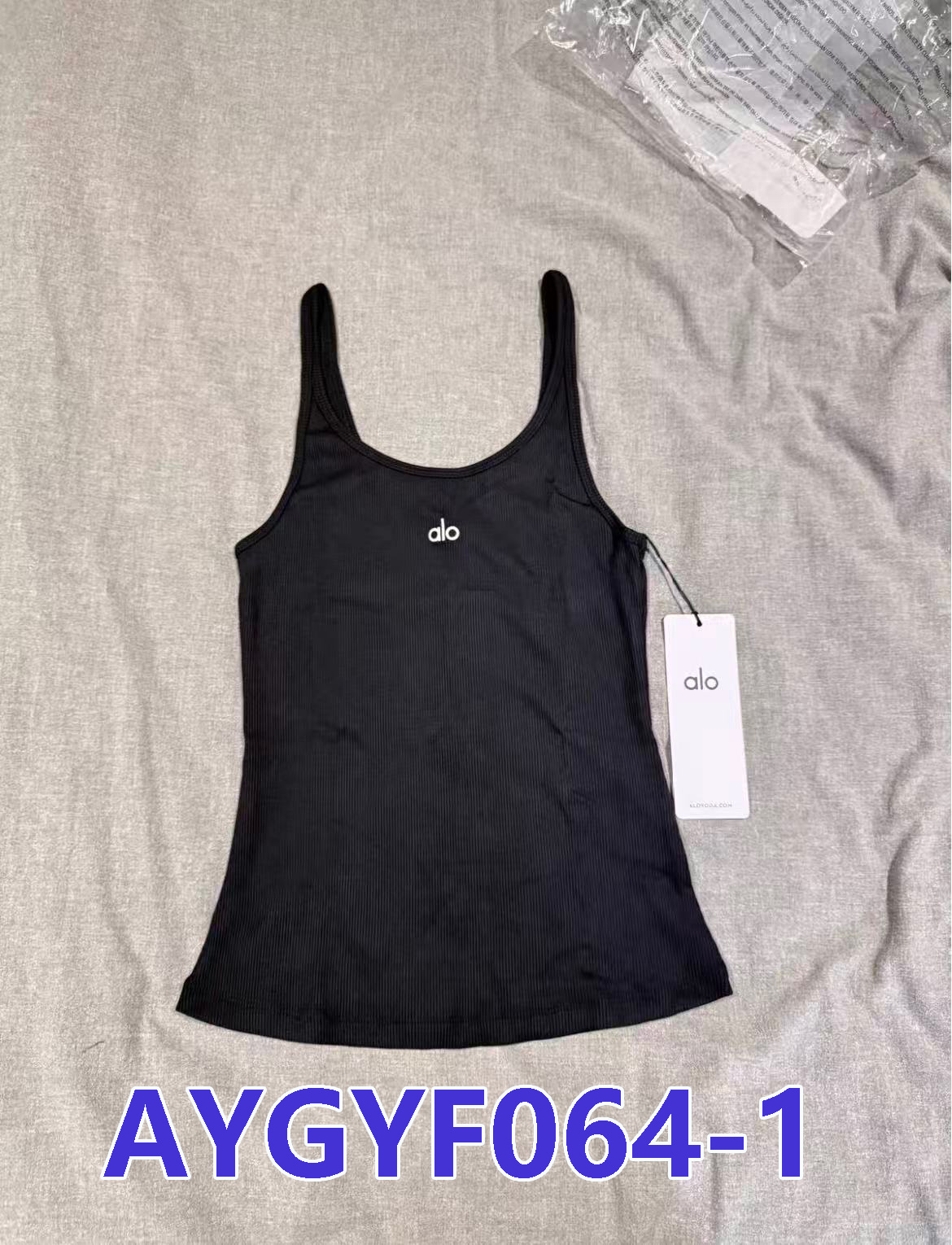 גופיות אלו יוגה | Alo Yoga – תמונה 2