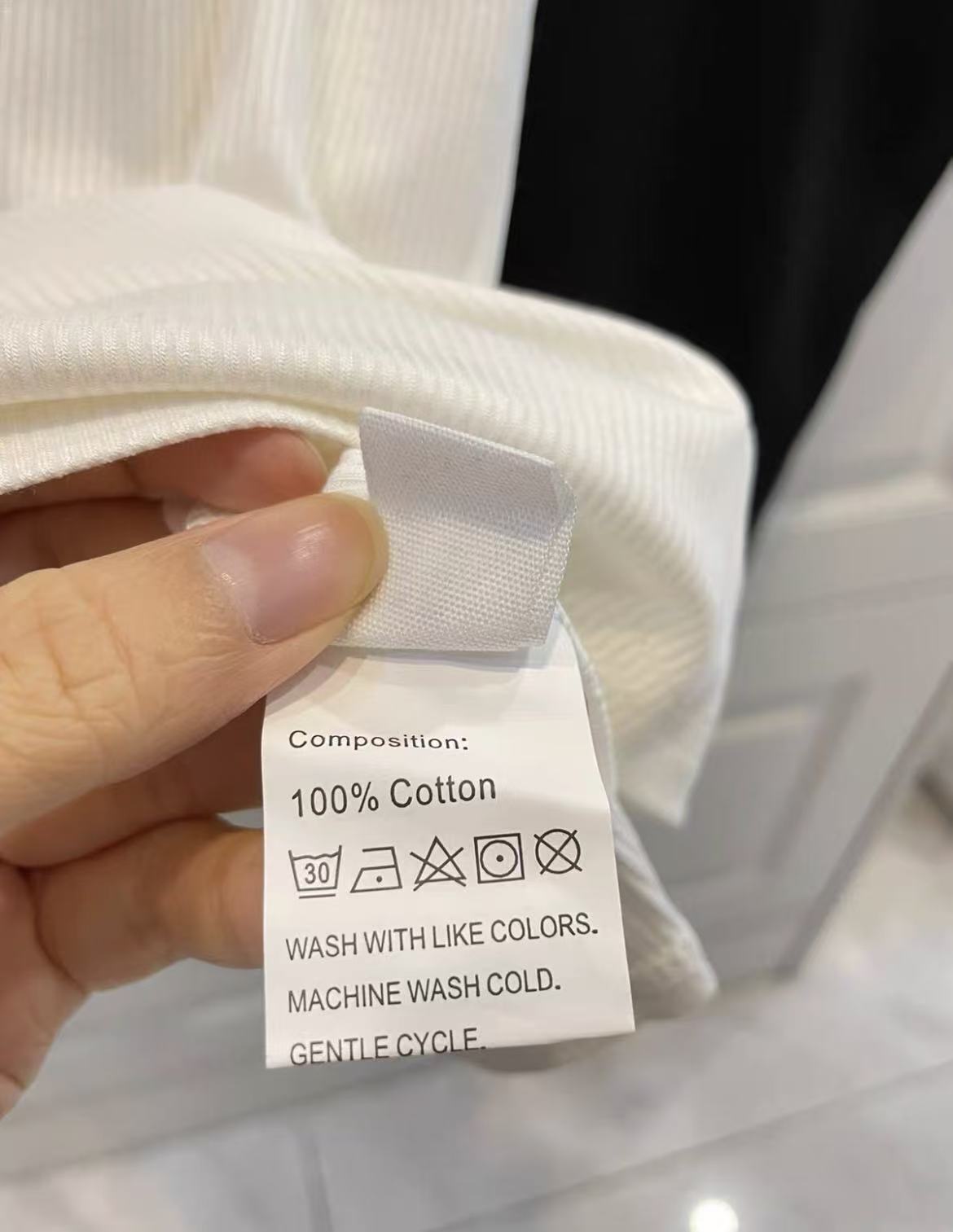 גופיות אלו יוגה | Alo Yoga – תמונה 10