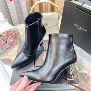 עקב איב סאן לורן | YSL