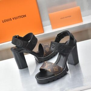 עקב לואי ויטון | LV