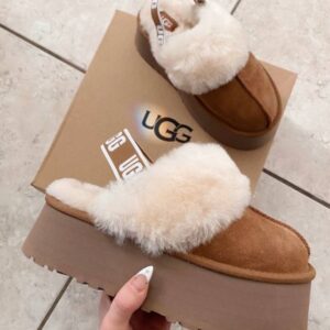 כפכפי האג | UGG