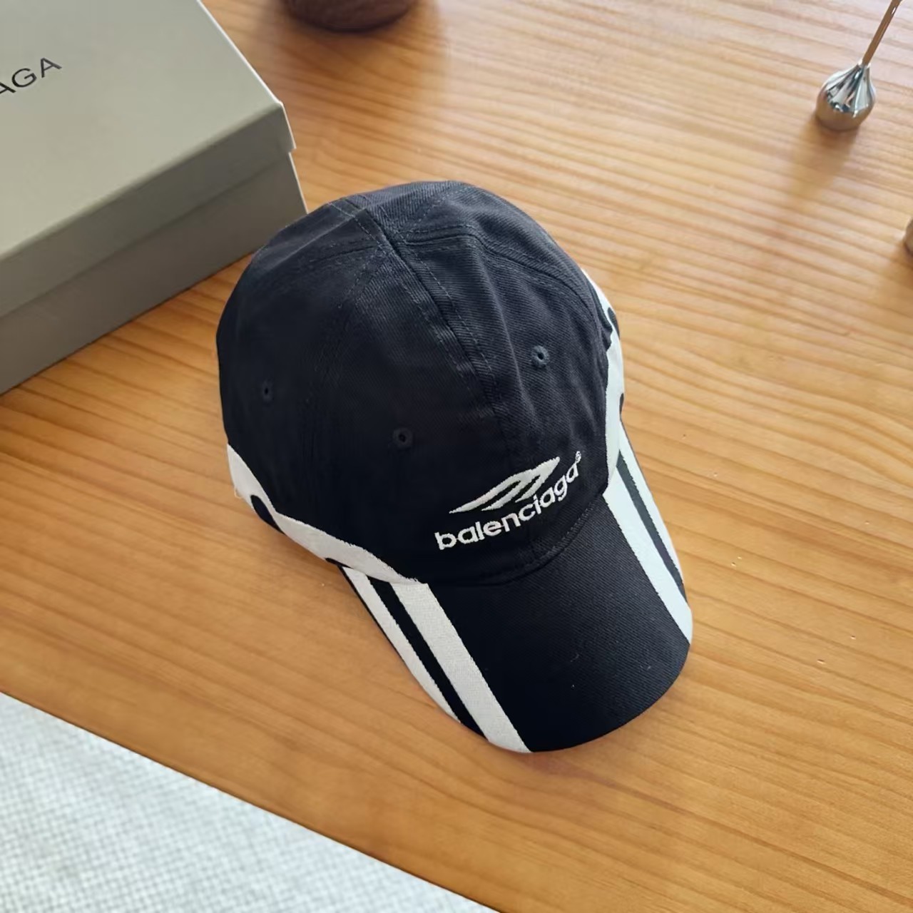 כובעי בלנסיאגה | Balenciaga – תמונה 6